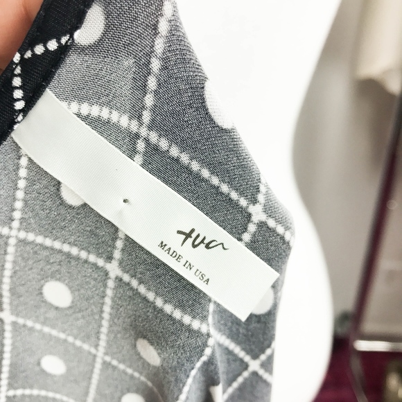 TUA Size Small Faux Wrap 3/4 Sleeve V-neck Dress - Picture 7 of 8